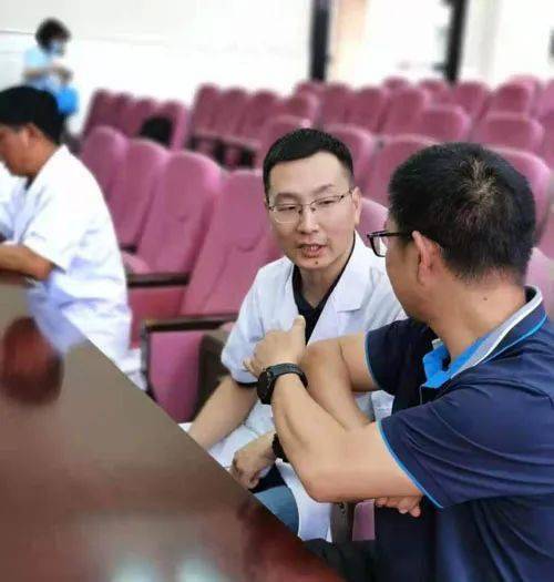 曲靖市二院健康體檢中心到團(tuán)檢單位上門服務(wù)送健康